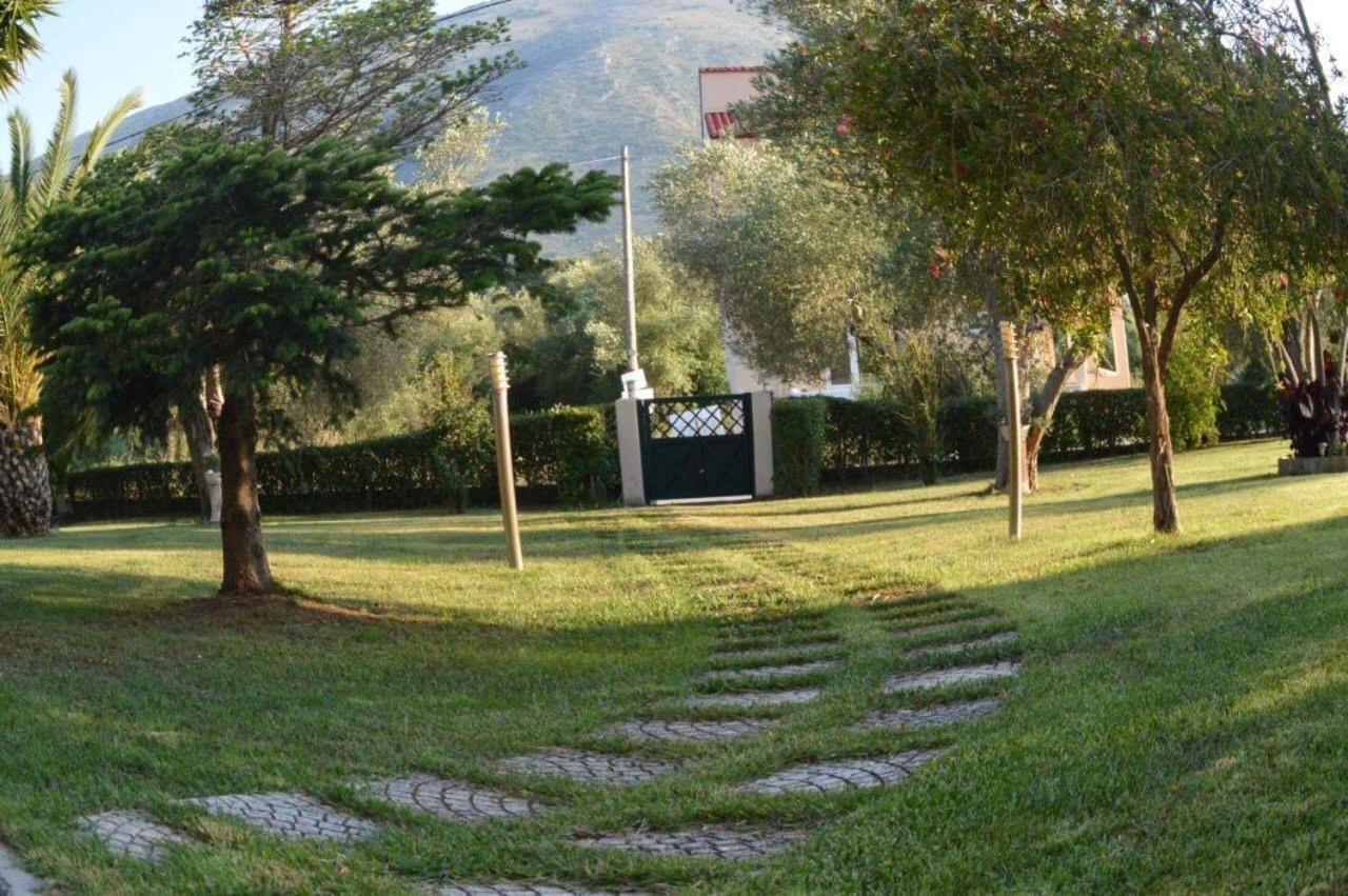 Sunny Garden Apartment Plataria Ngoại thất bức ảnh